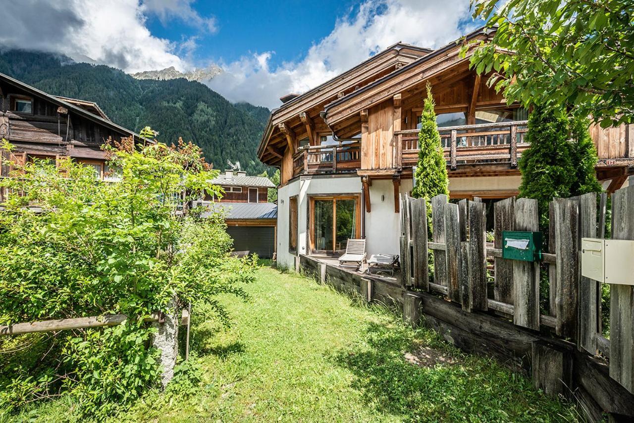 Eden Hotel, Apartments And Chalet Chamonix Les Praz Eksteriør billede